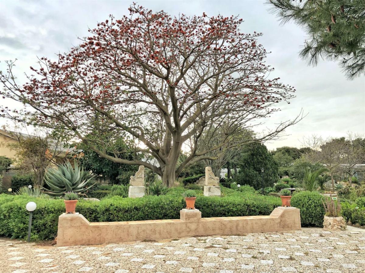 Giardino Dell'impossibile Di Antonino Campo Favignana